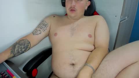 Snapshot of onewhiteboichub chatting on February 20, 12:16 pm Andres INDEPENDENT MODEL online show from February 20, 12:16 pm