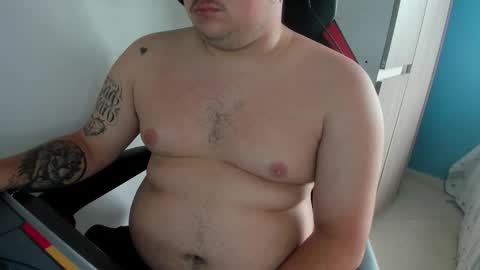 Snapshot of onewhiteboichub chatting on February 23, 4:37 pm Andres INDEPENDENT MODEL online show from February 23, 4:37 pm