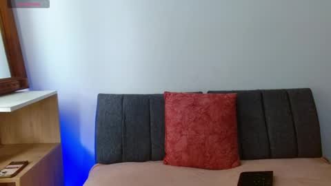 Snapshot of onlily chatting on February 24, 7:56 pm onlily online show from February 24, 7:56 pm