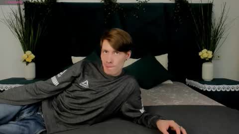 Erick  online show from December 19, 11:39 am