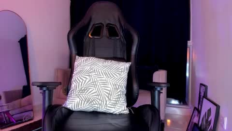 misssaray official online show from December 14, 11:42 pm