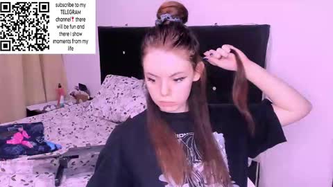 only_sarah1 online show from December 11, 11:21 pm