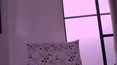 only_sarah1 online show from September 23, 10:57 pm