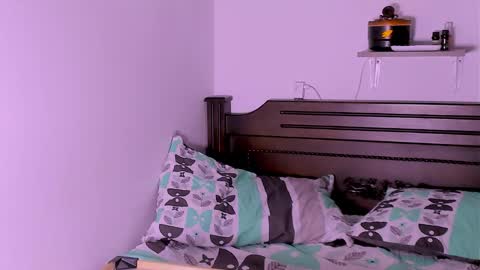 only_sarah1 online show from March 6, 9:33 pm