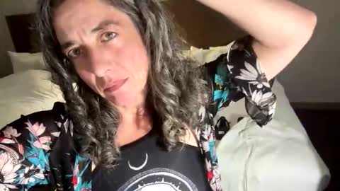 Snapshot of onlyfiona chatting on November 10, 4:33 am OnlyFiona and Friend online show from November 10, 4:33 am