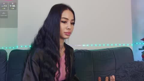 Xandra online show from December 4, 8:45 am