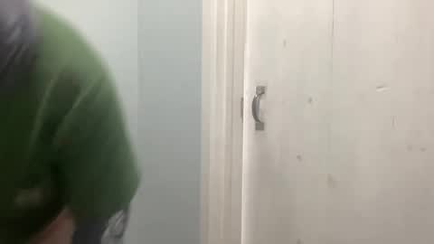 Snapshot of onthedlhere chatting on February 4, 3:51 pm onthedlhere online show from February 4, 3:51 pm