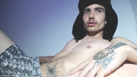 Snapshot of onzas_ chatting on September 20, 1:39 am onzas_ online show from September 20, 1:39 am