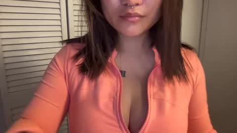 Snapshot of oohhellothere chatting on September 10, 8:25 am Miss Girly online show from September 10, 8:25 am