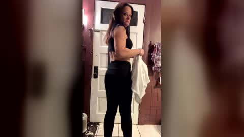 Snapshot of oojoleneoo chatting on December 15, 2:27 am Jolene online show from December 15, 2:27 am