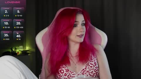 Snapshot of ooliviaa chatting on November 5, 1:33 pm Hannah online show from November 5, 1:33 pm