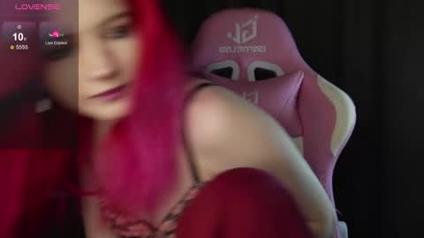 Snapshot of ooliviaa chatting on November 28, 4:42 pm Hannah online show from November 28, 4:42 pm