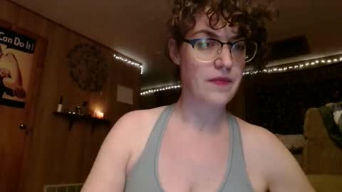 Snapshot of oopsieeyes chatting on December 15, 7:46 am oopsieeyes online show from December 15, 7:46 am