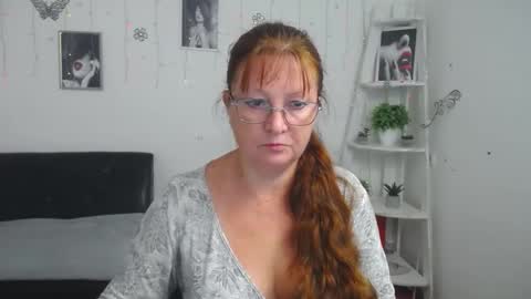 Snapshot of oovanessahotts chatting on September 9, 5:07 am Vanessa online show from September 9, 5:07 am