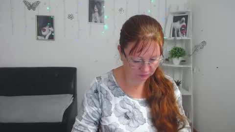 Snapshot of oovanessahotts chatting on September 13, 5:07 am Vanessa online show from September 13, 5:07 am