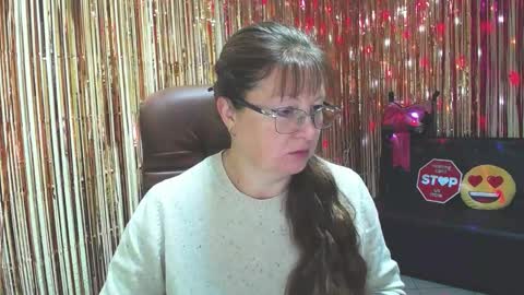 Snapshot of oovanessahotts chatting on October 6, 5:05 am Vanessa online show from October 6, 5:05 am