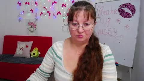 Snapshot of oovanessahotts chatting on May 2, 5:01 am Vanessa online show from May 2, 5:01 am