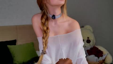 Ophelia online show from April 16, 9:39 pm