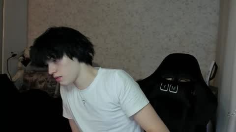 Snapshot of opiunarium chatting on December 17, 5:13 am Bella and John online show from December 17, 5:13 am