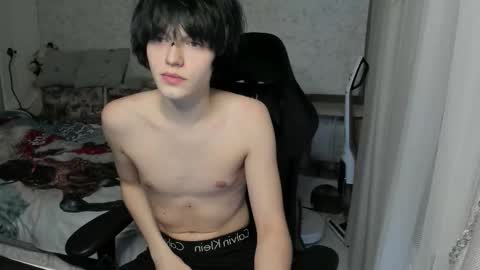 Snapshot of opiunarium chatting on January 7, 3:31 am Bella and John online show from January 7, 3:31 am