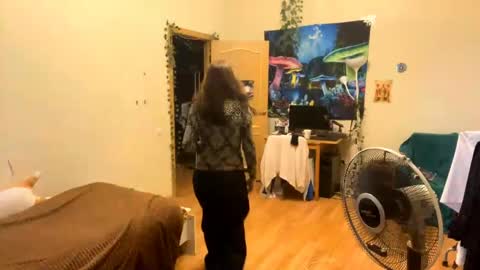 Leslie online show from June 7, 1:59 pm