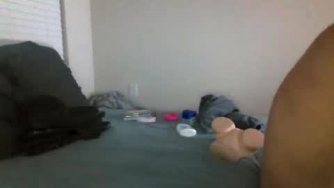 Snapshot of oralking123 chatting on February 17, 1:35 am oralking123 online show from February 17, 1:35 am