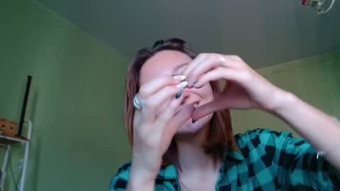Snapshot of orange___melani chatting on September 17, 10:28 am Melani online show from September 17, 10:28 am