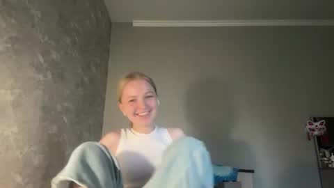 Snapshot of orethaespey chatting on July 20, 4:31 pm Ariel online show from July 20, 4:31 pm