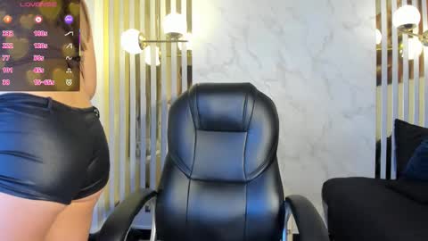 Snapshot of oriana_gh chatting on February 8, 3:21 am oriana_gh online show from February 8, 3:21 am