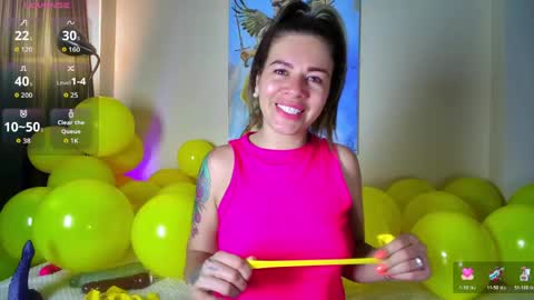 Snapshot of oriana_thomson2 chatting on May 14, 5:58 am Oriana online show from May 14, 5:58 am