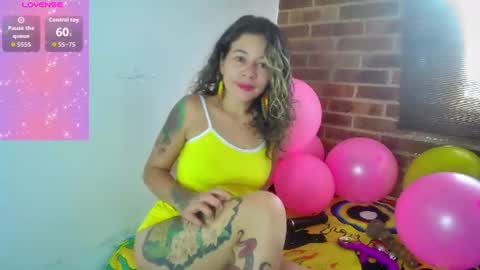 Snapshot of oriana_thomson2 chatting on June 26, 12:09 pm Oriana online show from June 26, 12:09 pm