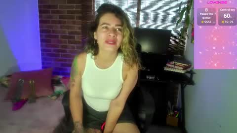 Snapshot of oriana_thomson2 chatting on July 9, 10:47 pm Oriana online show from July 9, 10:47 pm