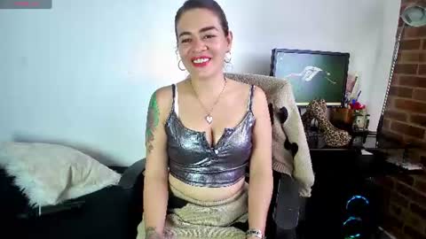 Snapshot of oriana_thomson2 chatting on July 21, 8:33 pm Oriana online show from July 21, 8:33 pm