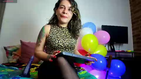 Snapshot of oriana_thomson2 chatting on July 26, 11:00 pm Oriana online show from July 26, 11:00 pm