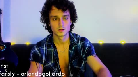 Snapshot of orlando__bloom chatting on December 19, 1:29 pm Fansly and Instagram - online show from December 19, 1:29 pm