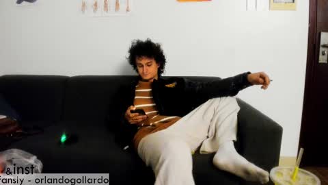 Snapshot of orlando__bloom chatting on March 7, 11:18 am Fansly and Instagram - online show from March 7, 11:18 am