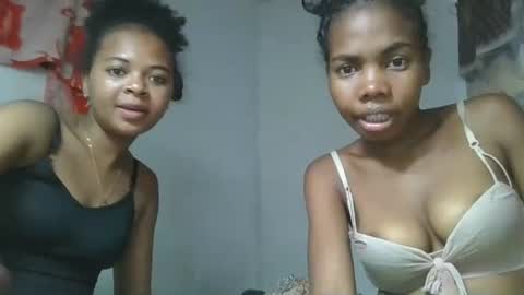 ornellahhh online show from October 31, 7:04 pm