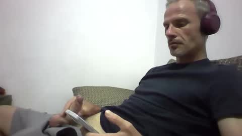 orwel09 online show from November 23, 6:08 pm