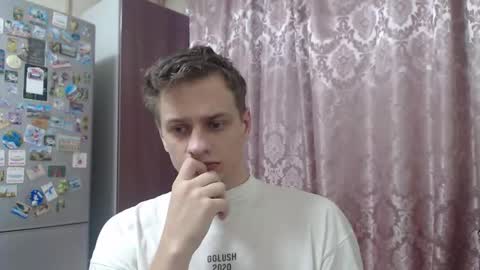 Snapshot of oscar_sssky chatting on December 20, 12:40 am Oscar online show from December 20, 12:40 am