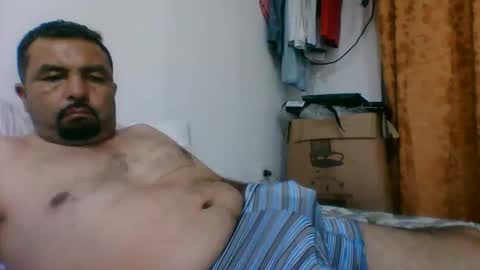 oscarjhe3512 online show from February 2, 2:10 am