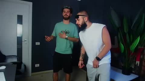 OscarWills online show from June 19, 5:34 am