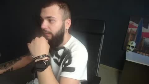 OscarWills online show from July 8, 4:06 am