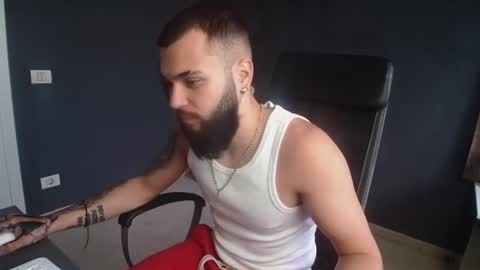 OscarWills online show from July 16, 5:02 am