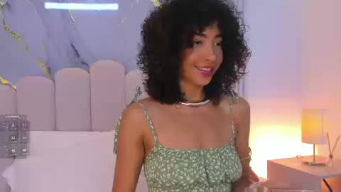 Snapshot of oshun_25 chatting on September 12, 12:38 pm Oshun online show from September 12, 12:38 pm