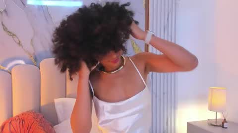Snapshot of oshun_25 chatting on September 29, 12:10 pm Oshun online show from September 29, 12:10 pm