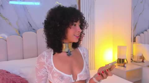 Snapshot of oshun_25 chatting on October 9, 12:36 pm Oshun online show from October 9, 12:36 pm