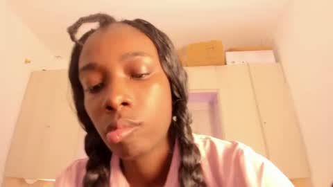 Snapshot of oshun_444 chatting on June 23, 12:03 pm oshun_444 online show from June 23, 12:03 pm
