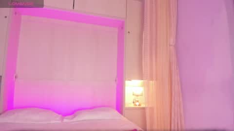 Snapshot of oshun_444 chatting on June 28, 12:33 pm oshun_444 online show from June 28, 12:33 pm