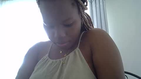 osoprettyebony online show from September 21, 11:45 am