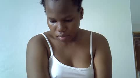 osoprettyebony online show from October 8, 11:41 am